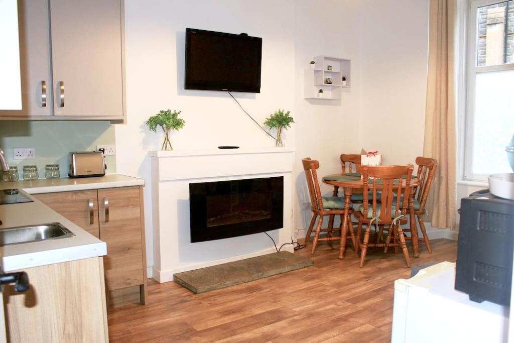 Flat 12A - Central, Modern, Bright Apartment With Free Wifi Oban Exterior photo